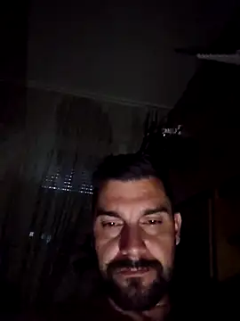 Dani199021: διαδικτυακό σόου στην κάμερα