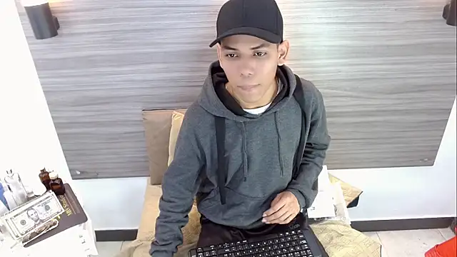 Pertunjukan Kamera Web DaviidBuckx_