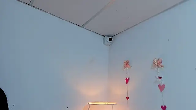 SkinnyfuckedのライブXXXチャット