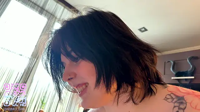 Pertunjukan Kamera Web LoveIyBarbie