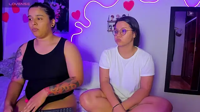 Dilan_and_Mia Adlı Modelin Web Kamerası Şovu