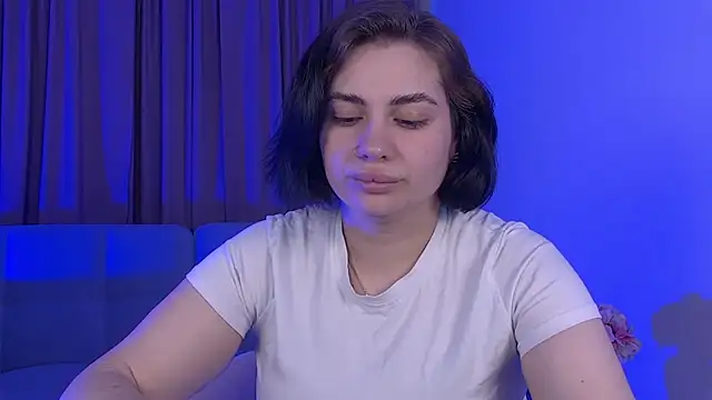 Chat +18 de AdrianaToress ao vivo