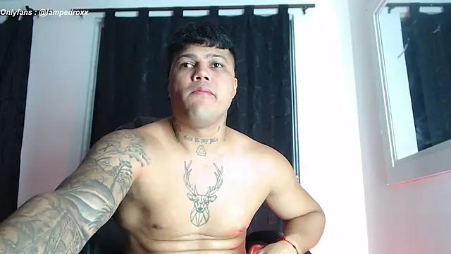 Pedro_x777: διαδικτυακό σόου στην κάμερα