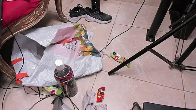 Chat +18 de Charlotte_Bms7 ao vivo