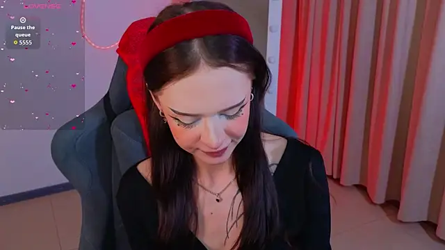 Adetta: онлайн-секс-чат