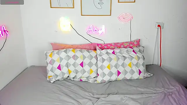 Вебкам-шоу arielmishel