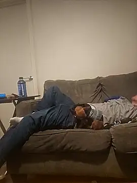 yourMasterisBored Adlı Modelin Canlı XXX Sohbeti