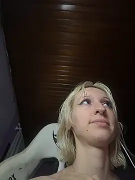 thebunnydark élő XXX-chatje