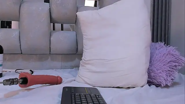 Chatroom XXX en direct de Wonderkloe_