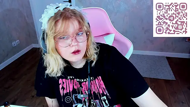 luna_c0ra: απευθείας συνομιλία ΧΧΧ