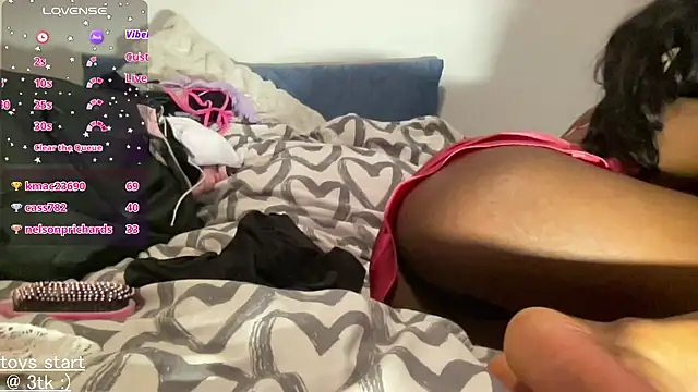 bloggirllaurel Show in webcam