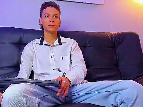 Noahh_Sky's Webcam Show