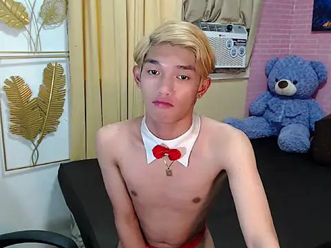 urasian_john18 Pertunjukan Webcam