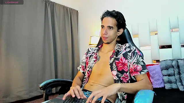 Živý XXX chat Alessandro_Abruzzo