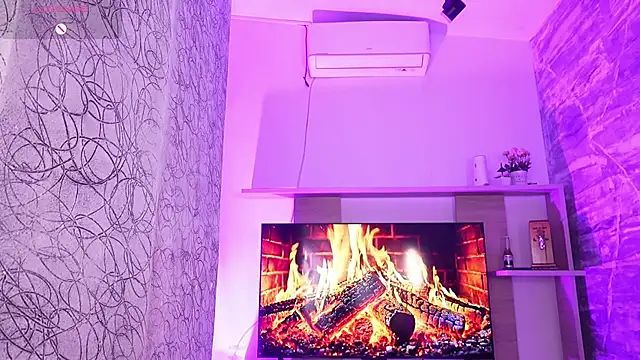 Melany_Luv 即時 XXX 聊天