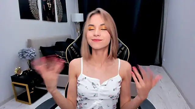 EllaCurtis' Live XXX Chat