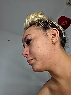 alaia_princess 即時 XXX 聊天