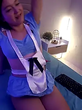 Nahomyrain's Live XXX Chat