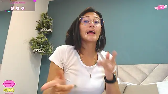 SharisWillian 即時 XXX 聊天