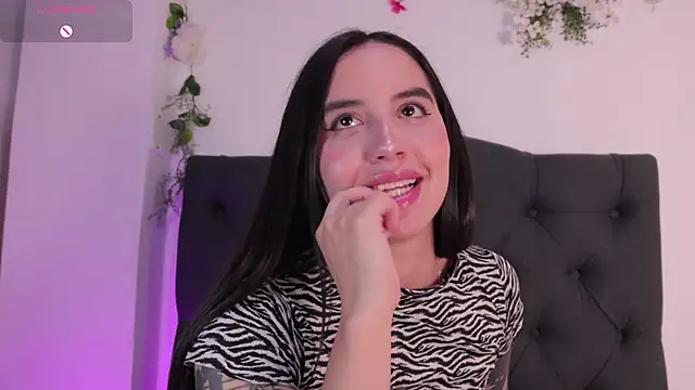 Chat +18 de kaylee_lee ao vivo