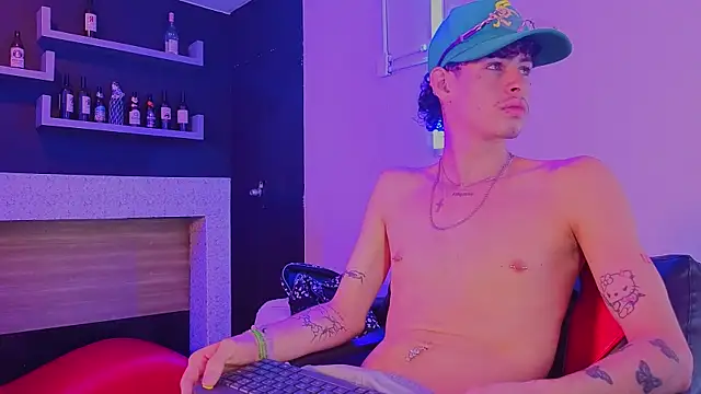 nova_salvatore élő XXX-chatje