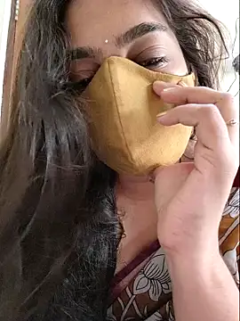 yoursana- webkamerás műsora