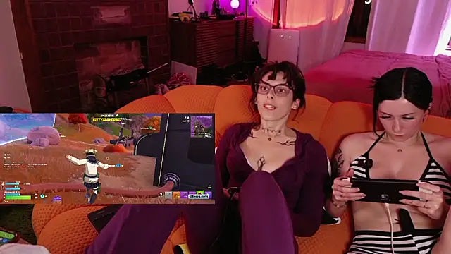 Show modela GennaJames na web-kameri