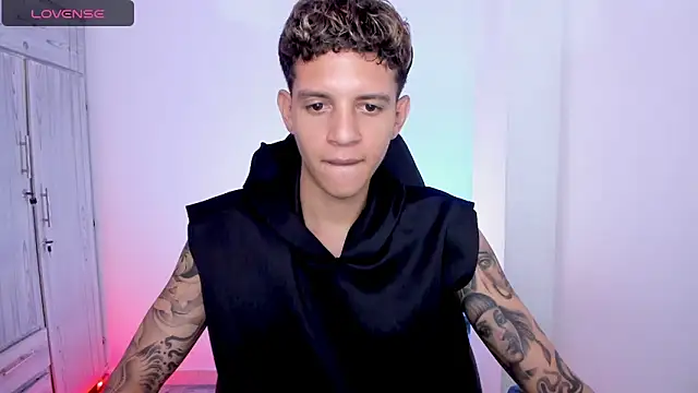 Chat +18 de tylernova ao vivo