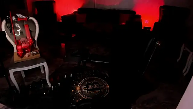 FinDomGod live XXX chat