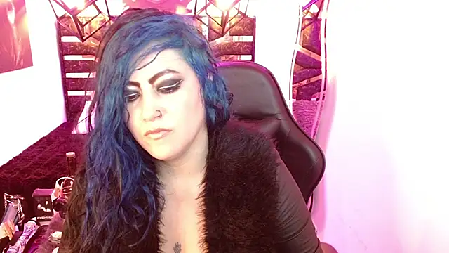 Pokazy przed kamerką – scarleth_blue