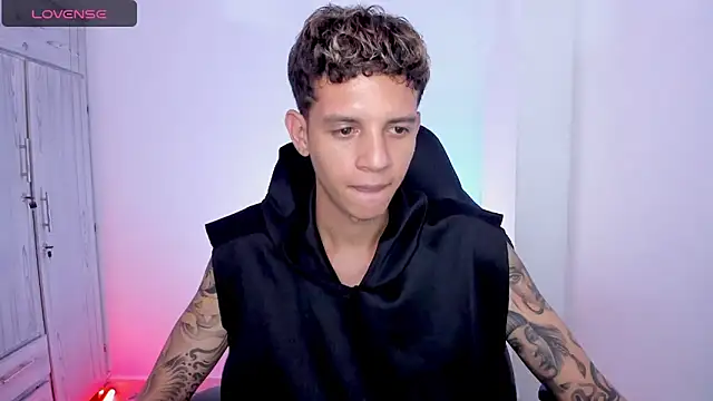 tylernova: απευθείας συνομιλία ΧΧΧ