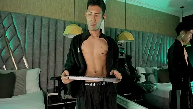 Czat XXX na żywo – NoaahTylor