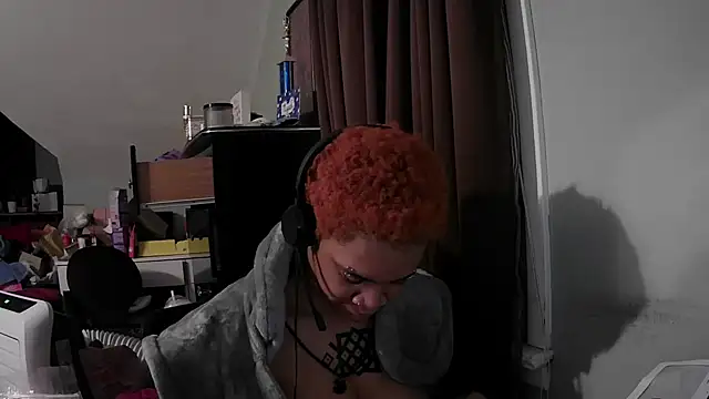 nickytheehawtie Adlı Modelin Canlı XXX Sohbeti