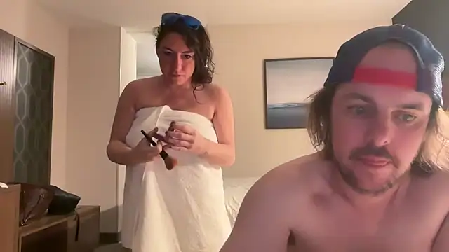 mr_mrs_glitter élő XXX-chatje