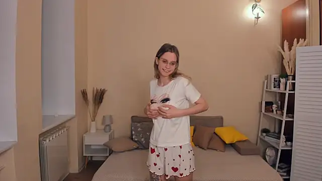 JoanBaggottn Live XXX chat