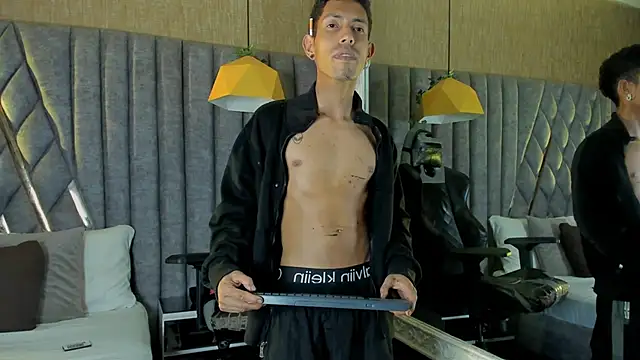 NoaahTylor 现场XXX聊天