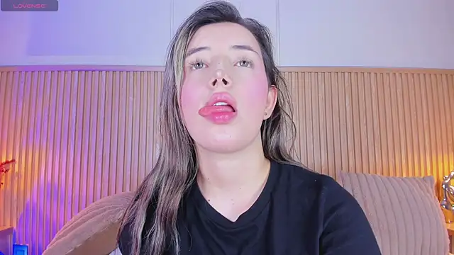 XXX chat uživo modela MiaBrokss_