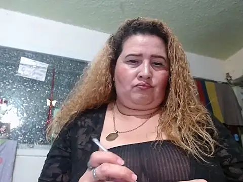 Perla1981--n Live XXX chat