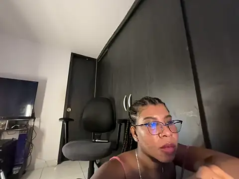 ivonjonessのライブXXXチャット