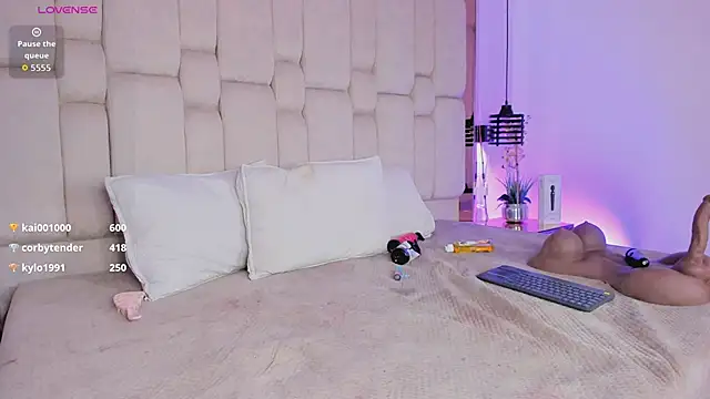 REINA_ADAHARA Chat XXX in diretta