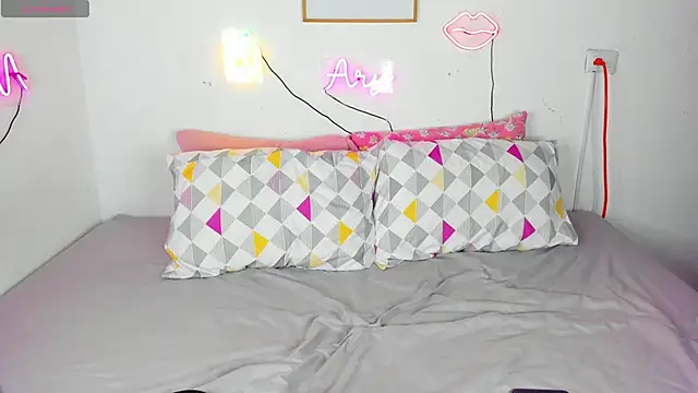 Вебкам-шоу arielmishel