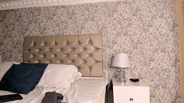 XXX chat uživo modela MikeHuddson