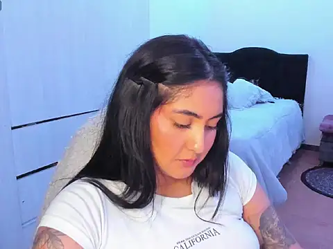 ViolettaKai Webcamshow