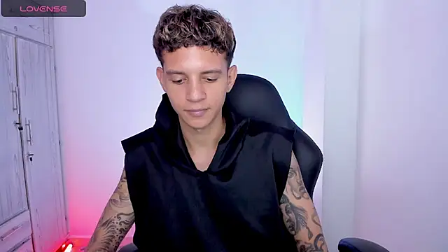 tylernova 现场XXX聊天