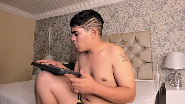 MikeHuddson webcam show