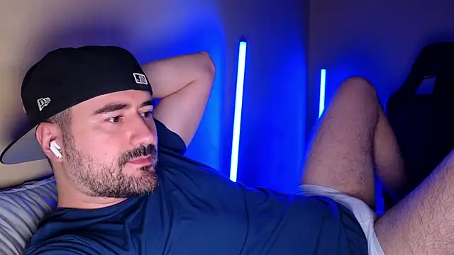 عرض كام DominantTheo