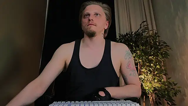 Vincent_Hardman Live XXX-Chat