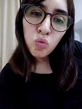 Eide-26 élő XXX-chatje