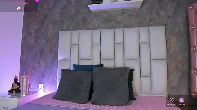 lya_gomez's Live XXX Chat