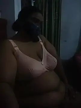 momo_loves Chat XXX live